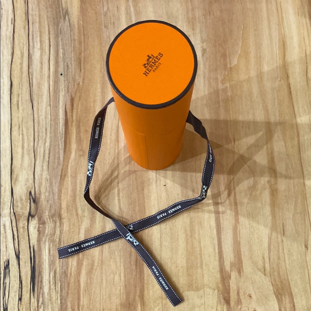 Hermès Cylindrical Orange Box with Brown Ribbon - Picture 2 of 7